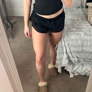 VINTAGE HOTTY HOT LOW RISE 2.5” BLACK SHORTS!! Size 8!